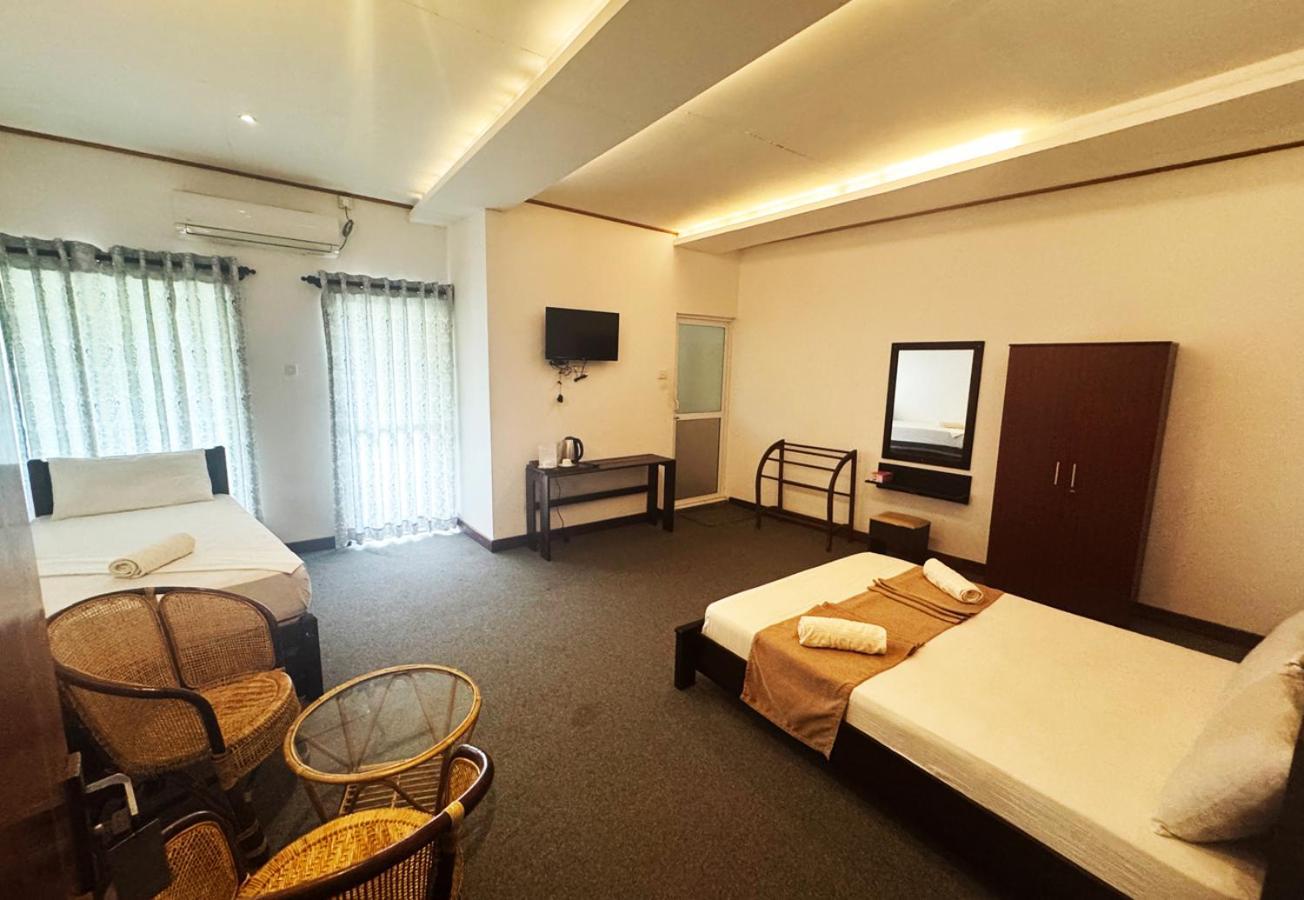 Nico Lagoon Hotel Negombo Exterior photo