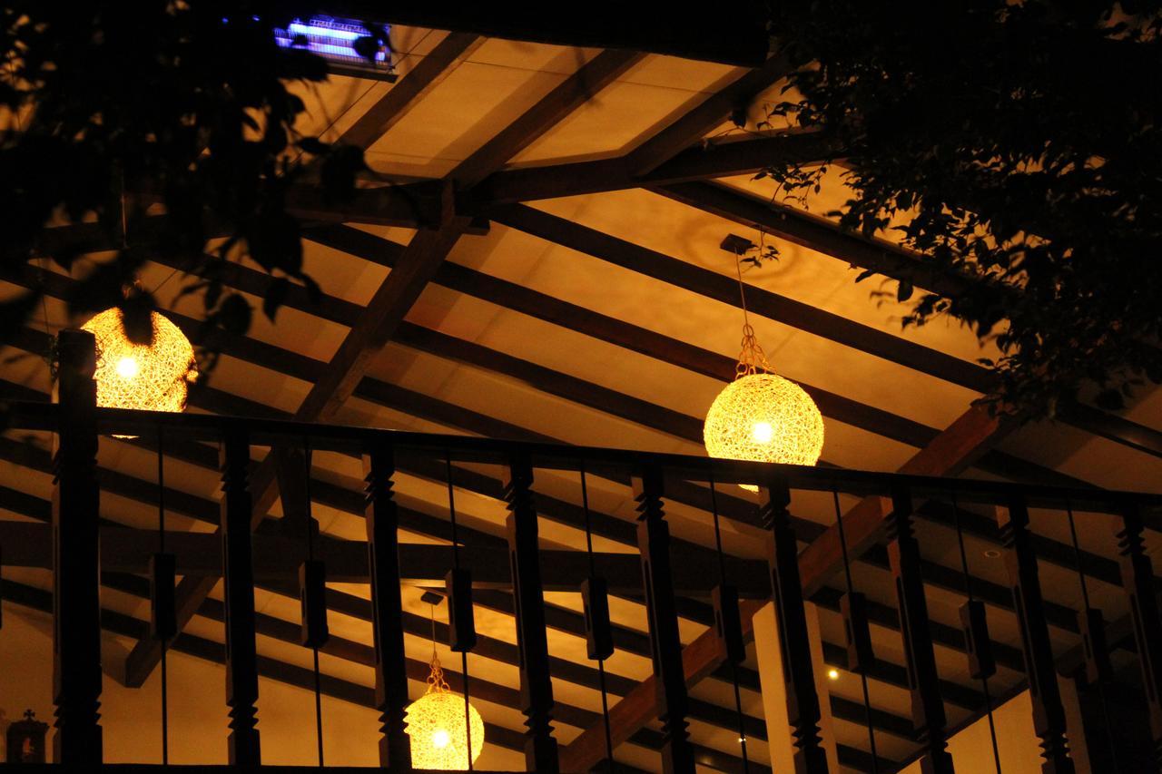 Nico Lagoon Hotel Negombo Exterior photo
